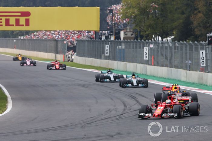 Sebastian Vettel, Ferrari SF70H, Max Verstappen, Red Bull Racing RB13, Lewis Hamilton, Mercedes AMG F1 W08, Valtteri Bottas, Mercedes AMG F1 W08