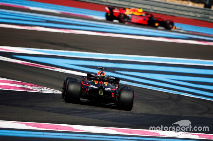 Daniel Ricciardo, Red Bull Racing RB14, y Max Verstappen, Red Bull Racing RB14