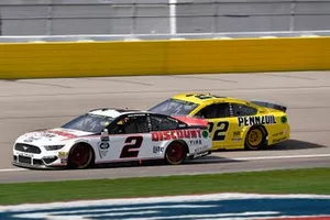Brad Keselowski, Team Penske, Ford Mustang Discount Tire and Joey Logano, Team Penske, Ford Mustang Pennzoil