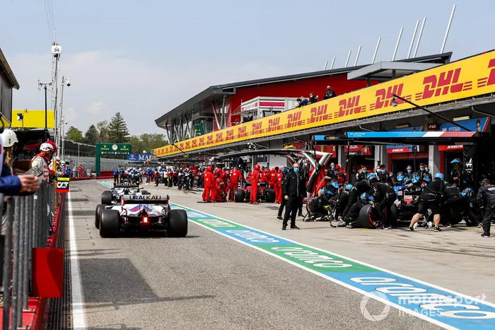 Mick Schumacher, Haas VF-21, Fernando Alonso, Alpine A521