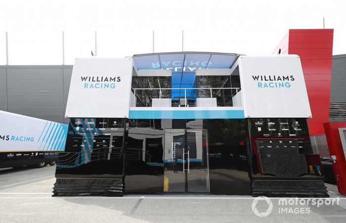 El motorhome de Williams en el paddock