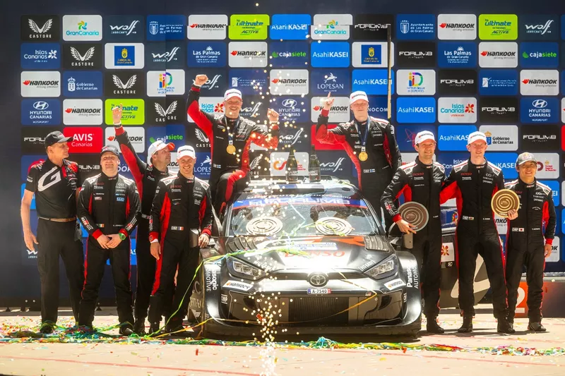 Podium : Vainqueur Kalle Rovanperä, Jonne Halttunen, Toyota Gazoo Racing WRT Toyota GR Yaris Rally1, deuxième Sébastien Ogier, Vincent Landais, Toyota Gazoo Racing WRT Toyota GR Yaris Rally1, troisième Elfyn Evans, Scott Martin, Toyota Gazoo Racing WRT To