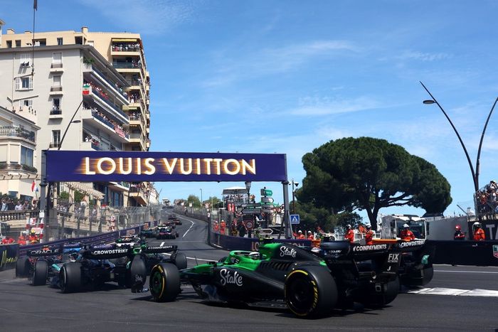 Nico Hulkenberg, Sauber, George Russell, Mercedes, Yuki Tsunoda, Red Bull Racing Team, Gabriel Bortoleto, Sauber