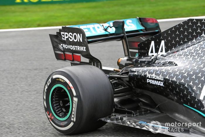 El alerón trasero del monoplaza de Lewis Hamilton, Mercedes F1 W11