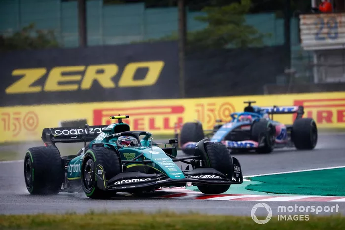 Sebastian Vettel, Aston Martin AMR22, Fernando Alonso, Alpine A522
