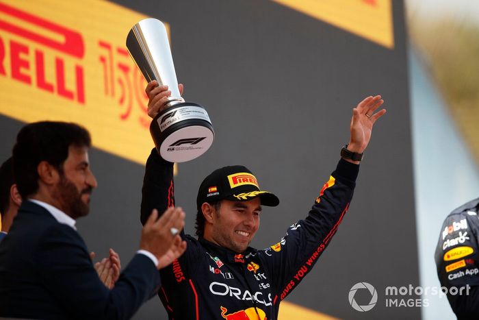 Podio: segundo lugar Sergio Pérez, Red Bull Racing