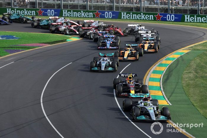 Lewis Hamilton, Mercedes W13, Sergio Perez, Red Bull Racing RB18, George Russell, Mercedes W13, Lando Norris, McLaren MCL36, Daniel Ricciardo, McLaren MCL36