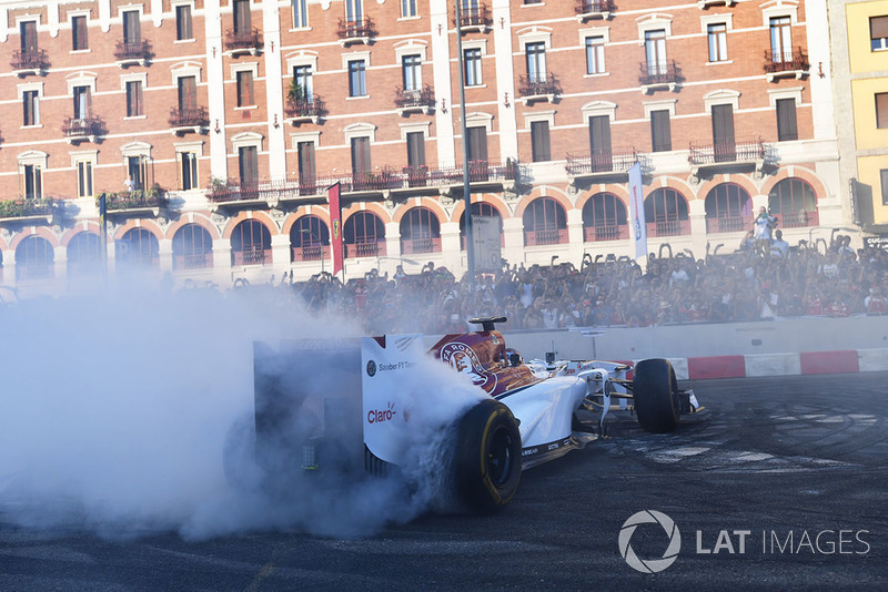 Charles Leclerc, Sauber burnout and tyre smoke