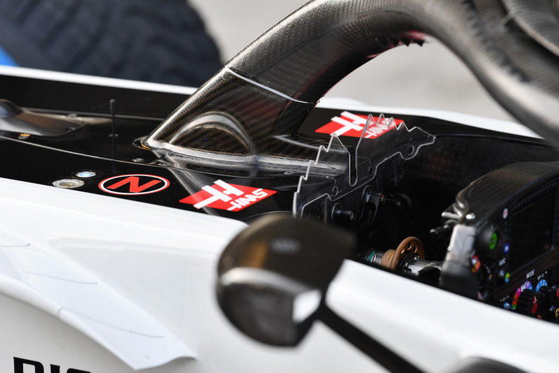 Детали кокпита Haas VF-18