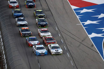 Ryan Blaney, Team Penske, Ford Fusion Accella/Carlisle, Kevin Harvick, Stewart-Haas Racing, Ford Fusion Mobil 1, restart