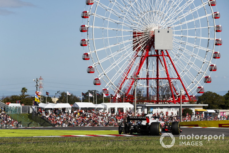 Kevin Magnussen, Haas F1 Team VF-18 y Charles Leclerc, Sauber C37