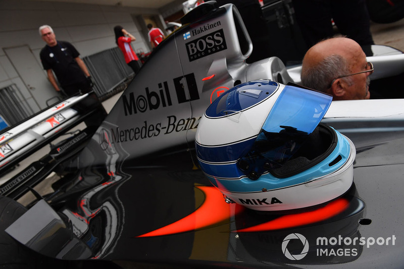 Mika Hakkinen, McLaren MP4-13