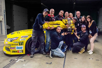 2018 champion Alon Day, Caal Racing, celebrates with his title