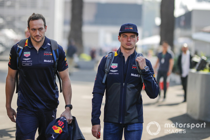 (L to R): Jake Aliker, Personal Trainer Red Bull Racing en Max Verstappen, Red Bull Racing