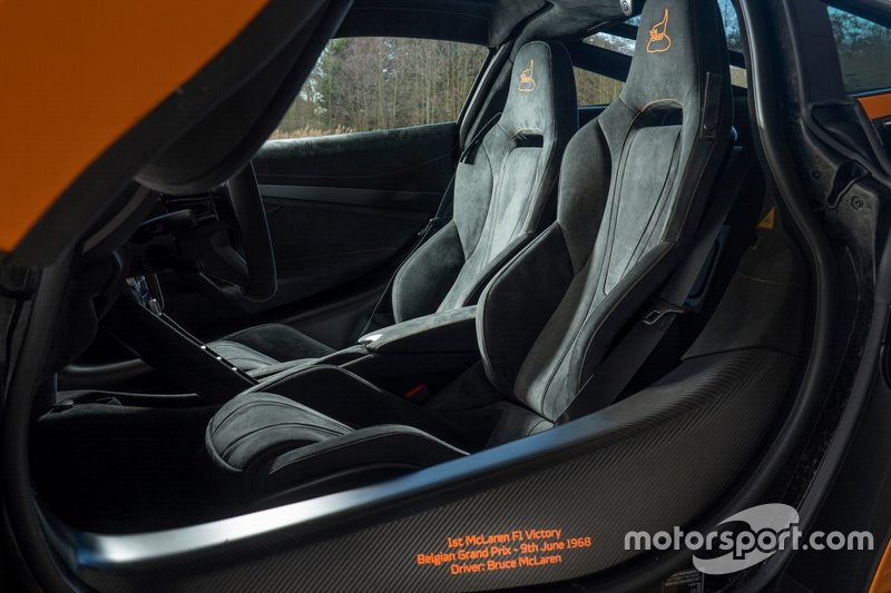 McLaren 720S Spa 68, інтер'єр
