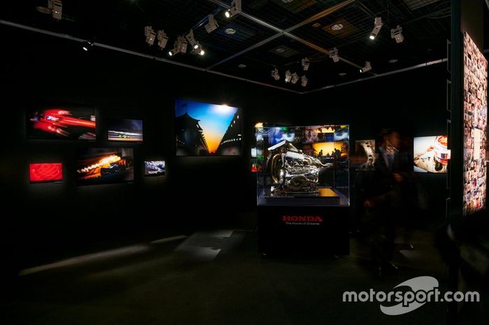 熱田護写真展：500GP フォーミュラ1の記憶