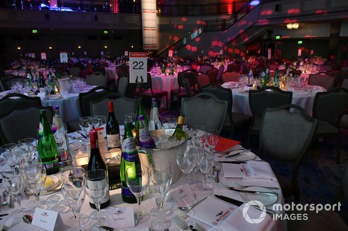 Set tables prior to the arrival of the guests