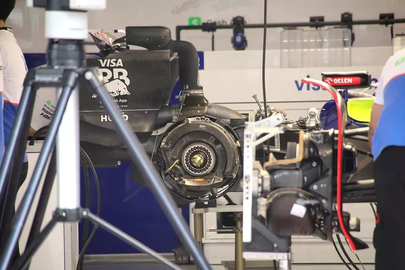 RB F1 Team VCARB 01 détails techniques