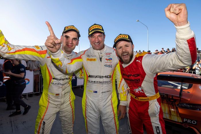 Ganadores #75 Sun Energy 1 Mercedes-AMG GT3: Kenny Habul, Jules Gounon, Luca Stolz
