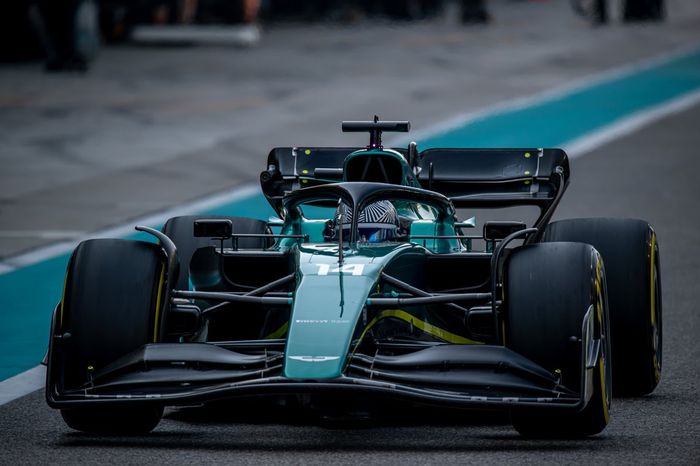 Fernando Alonso, Aston Martin AMR22 