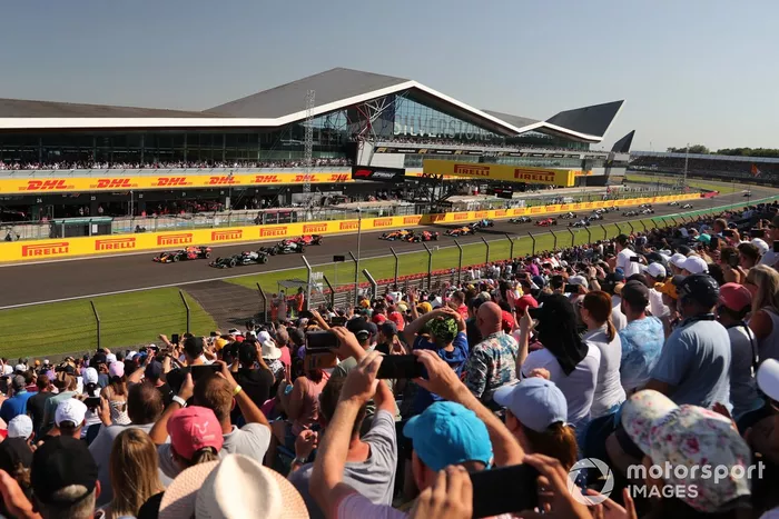 Inicio de la carrera Sprint, Max Verstappen, Red Bull Racing RB16B, Lewis Hamilton, Mercedes W12, Valtteri Bottas, Mercedes W12, Charles Leclerc, Ferrari SF21