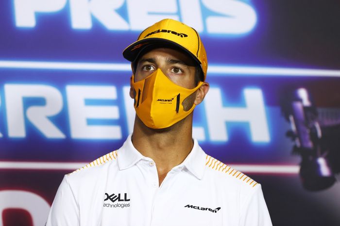 Daniel Ricciardo, McLaren durante la conferencia de prensa