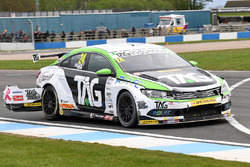 Jake Hill, Tony Gilham Racing Volkswagen CC, crash