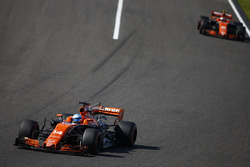 Fernando Alonso, McLaren MCL32, Stoffel Vandoorne, McLaren MCL32