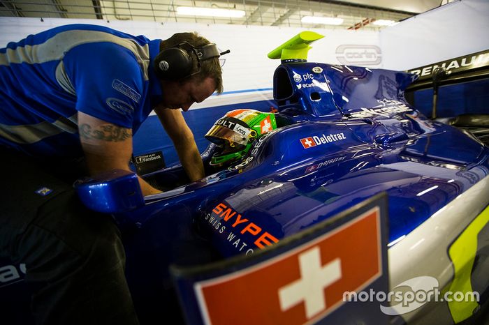 Louis Delétraz, Carlin