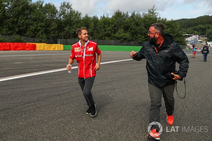 Sebastian Vettel, Ferrari camina en la pista