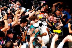 Lewis Hamilton, Mercedes AMG F1, in parc ferme