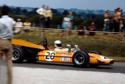 Derek Bell, McLaren M9A-Ford