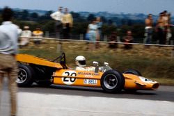 Derek Bell, McLaren M9A-Ford