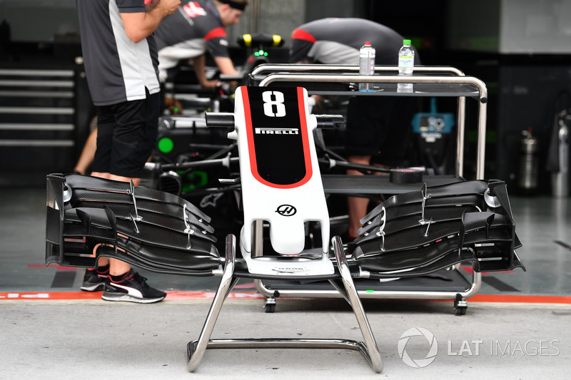 Haas F1 Team VF-17 nariz y el ala delantera