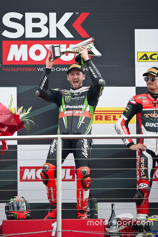 Tom Sykes, Kawasaki Racing Team, sur le podium