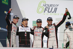 Podium: race winners #6 Toyota Racing Toyota TS050 Hybrid: Stéphane Sarrazin, Mike Conway, Kamui Kob