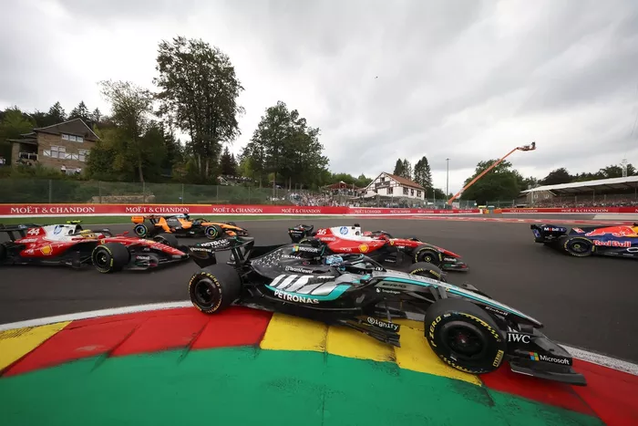 Charles Leclerc, Ferrari, Lewis Hamilton, Ferrari, George Russell, Mercedes
