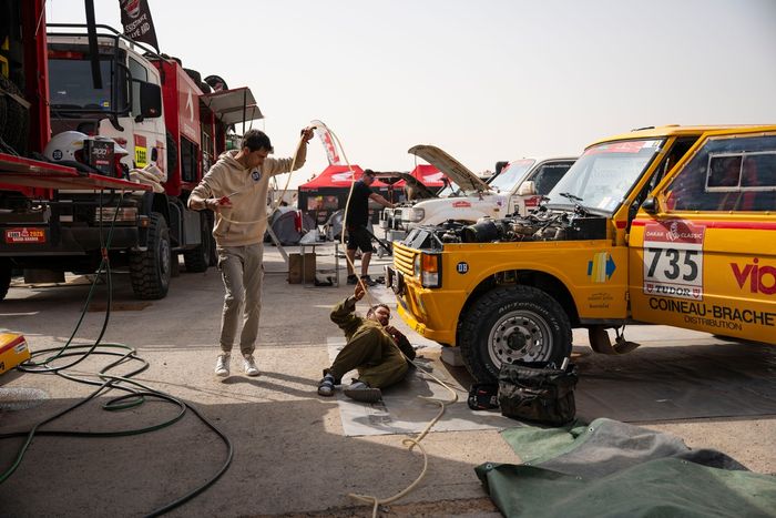 #735 Team DB-Vio Range-Rover: Габриэль Валентин, Брайс Лабори-Брондино