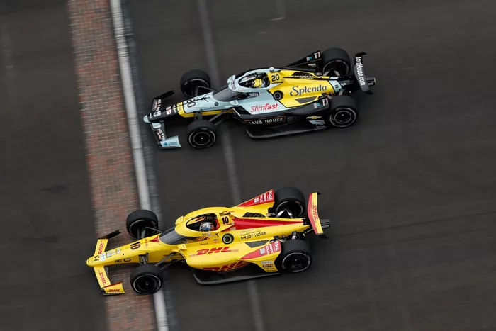 Alex Palou, Chip Ganassi Racing Honda, Alexander Rossi, Ed Carpenter Racing Chevrolet
