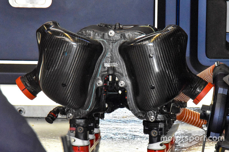 Red Bull Racing RB14's engine intake plenum