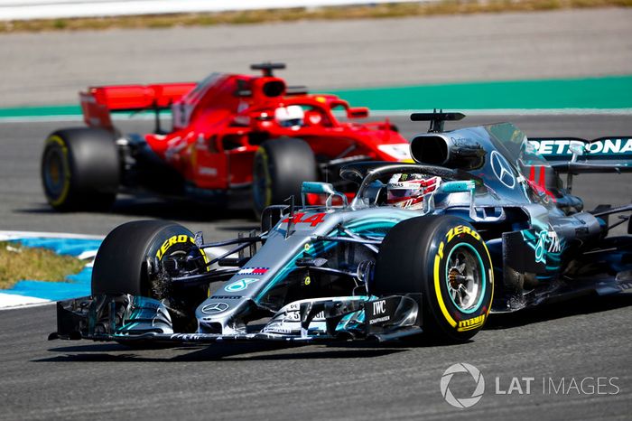 Lewis Hamilton, Mercedes AMG F1 W09, y Sebastian Vettel, Ferrari SF71H