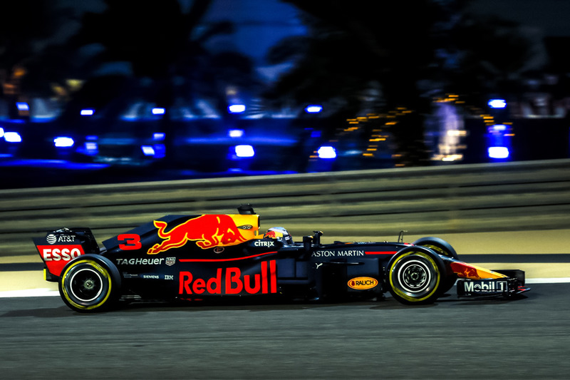 Red Bull RB14 halosuz
