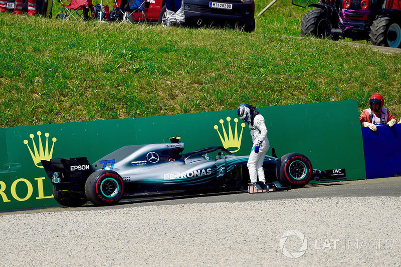 Valtteri Bottas, Mercedes-AMG F1 W09 retires from the race