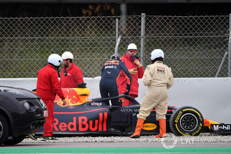 Max Verstappen, Red Bull Racing RB14 in the gravel