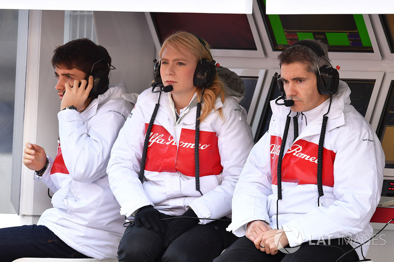 Charles Leclerc, Alfa Romeo Sauber F1 Team, Ruth Buscombe, Alfa Romeo Sauber F1 Team Race Strategist  and Xevi Pujolar, Alfa Romeo Sauber F1 Team Head of Track Engineering