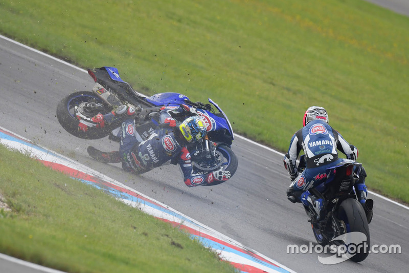 Düşen Federico Caricasulo, GRT Yamaha Official WorldSSP Team, Lucas Mahias, GRT Yamaha Official WorldSSP Team