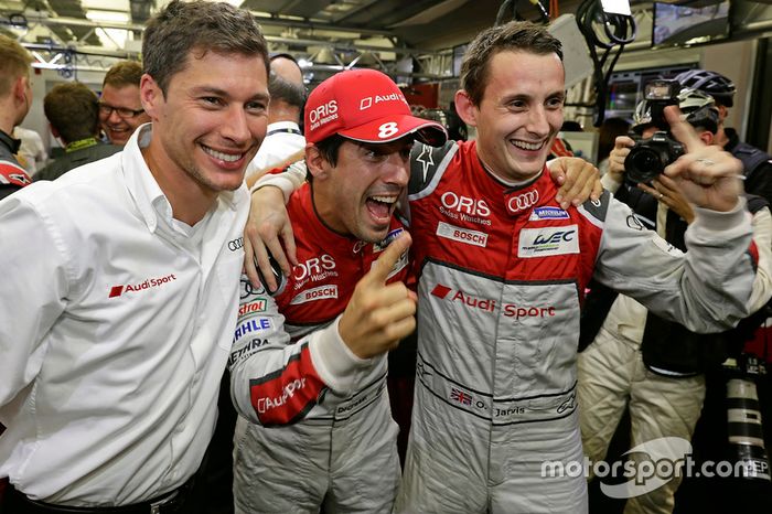 Ganadores de la pole #8 Audi Sport Team Joest Audi R18: Lucas di Grassi, Loic Duval, Oliver Jarvis