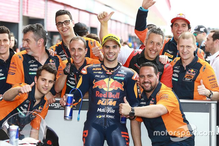 2017: Oliveira hace la primera pole y podio de KTM en Moto2