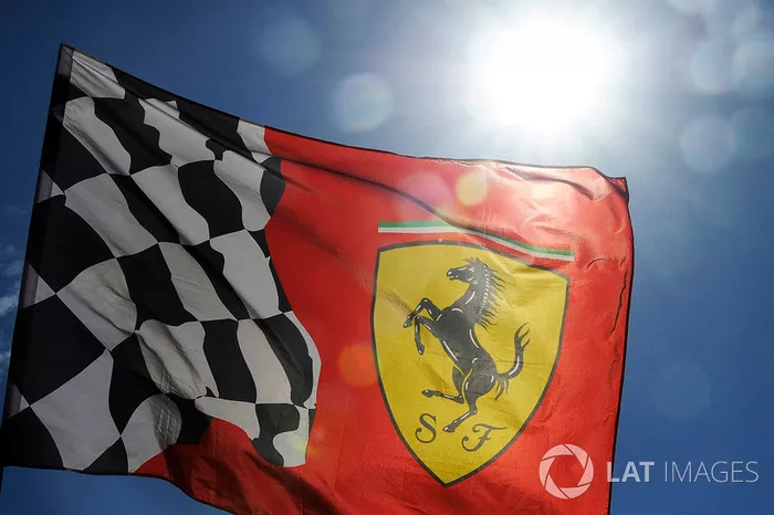 Bandera de Ferrari