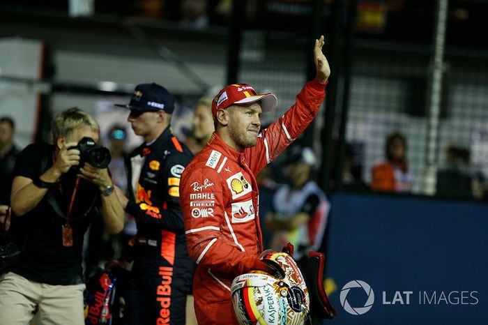 Ganador de la pole Sebastian Vettel, Ferrari celebra en parc ferme